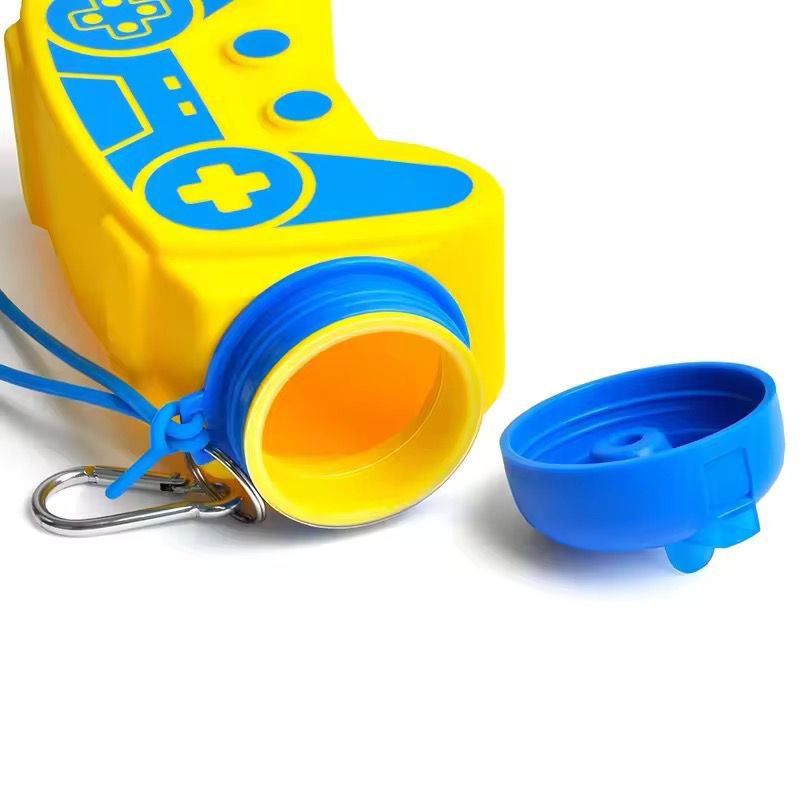 🎮 Game Controller Shape Silicone Water Bottle – 550ML